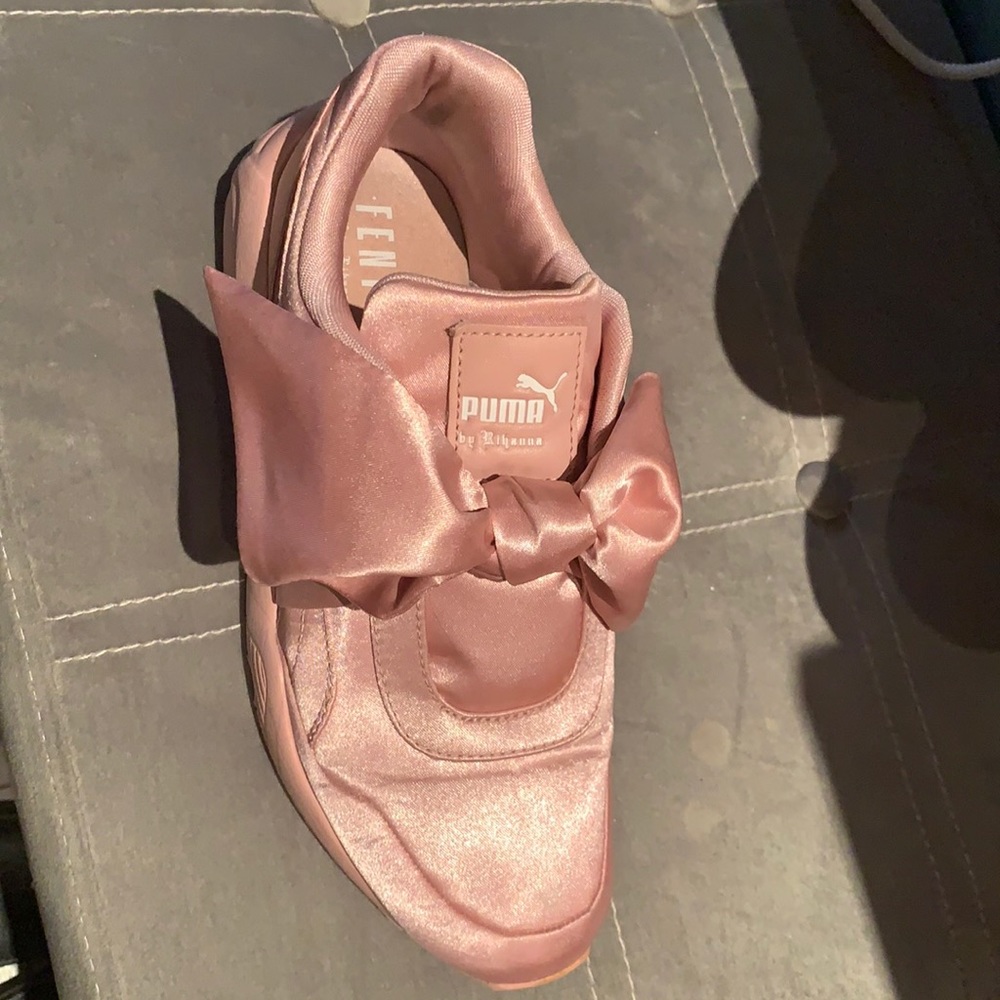 Puma rose pink womens Fenty by Rihanna 7.5US